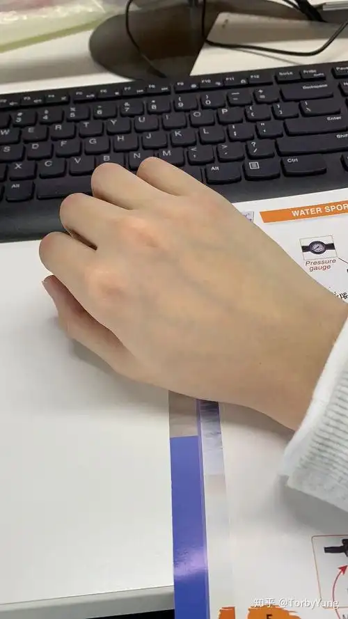 男生的手又细又长又嫩,像极了女生的手,因此感到自卑,怎么办?