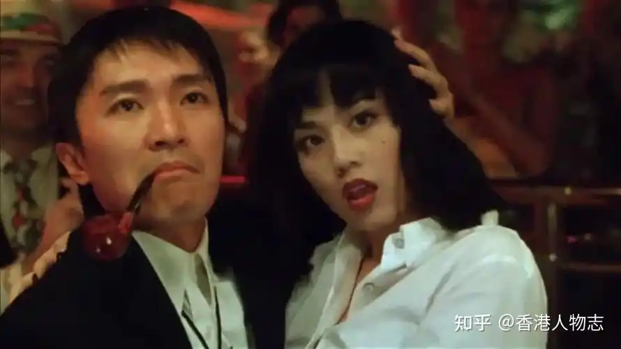 是"新加坡小姐"冠军孙佳君,曾经和周星驰一起合作过电影《百变星君》