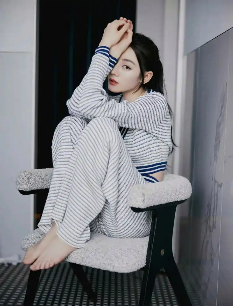 迪丽热巴  美腿玉足合集