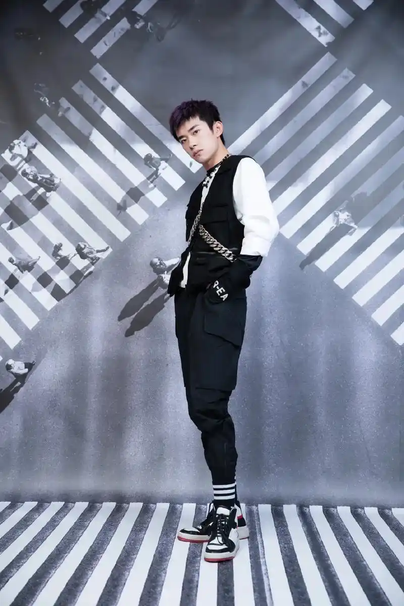 易烊千玺 一部分这就是街舞合集#生活碎片 #照片 #有点上 - 抖音