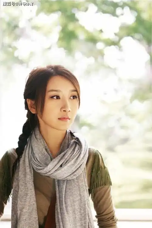 金丰,1985年12月24日出生于天津,毕业于中央戏剧学院,中国内地女演员.