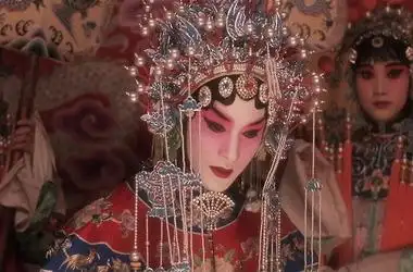 程蝶衣是谁演的,程蝶衣扮演者,霸王别姬程蝶衣_电视猫