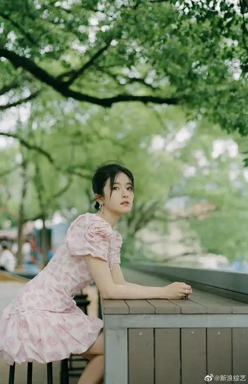 烊千玺,周迅等明星拍过照片的8岁小小摄影师笙笙@小小j神 又给@李兰迪