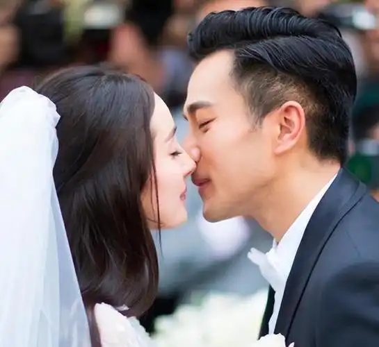 杨幂选择步入婚姻殿堂并诞下爱的结晶,这足以彰显她曾经对刘恺威深情