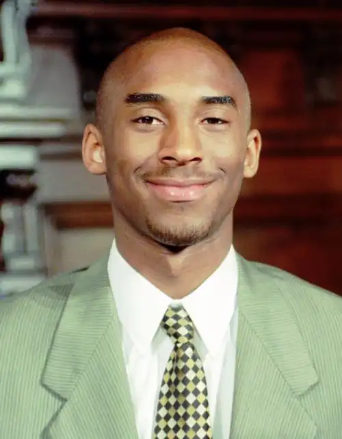 求科比这张青涩时期高清大图,最好能兼容1090x1080