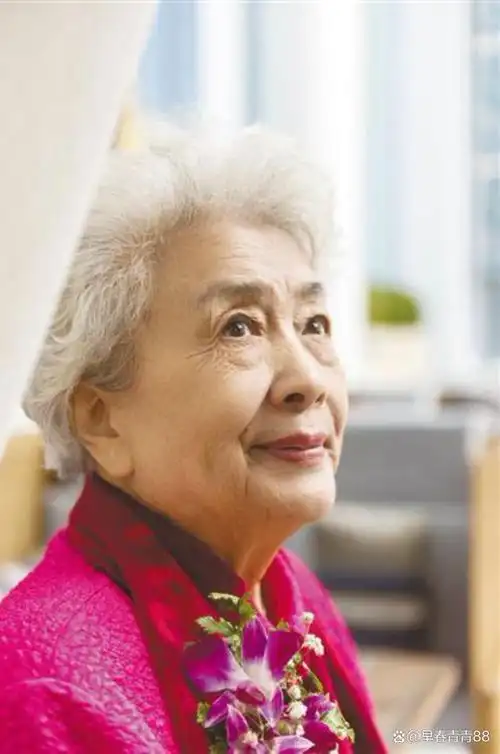 至今还活跃在舞台上的几位八十岁以上的老演员