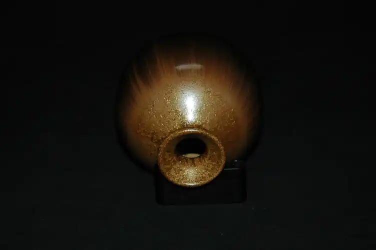 宋代 建窑紫金釉兔毫纹玉壶春瓶