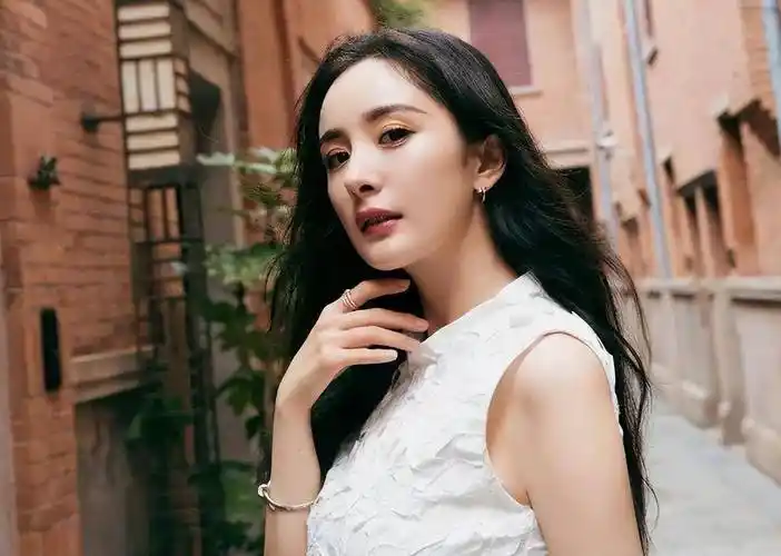 原创打脸众星呼吁抵制天价片酬几十亿身价被扒网友果然是演员