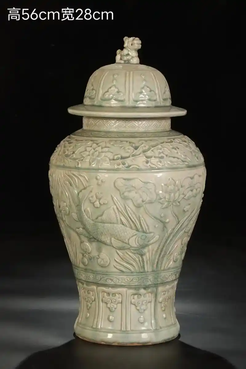 宋代耀州窑青釉浮雕鱼藻纹兽首盖罐器形规整老化明显品相完整成色如图