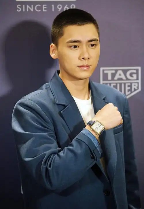 同样都喜欢男人,为什么gay和女人对帅哥的审美差异那么大呢?