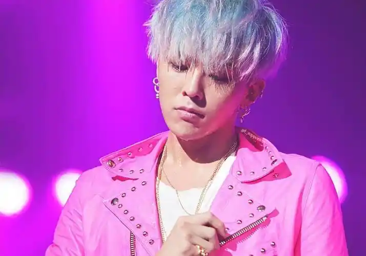 权志龙退伍,新发色引发回忆杀,粉丝:不愧是发色试验田_词曲_收入_男子