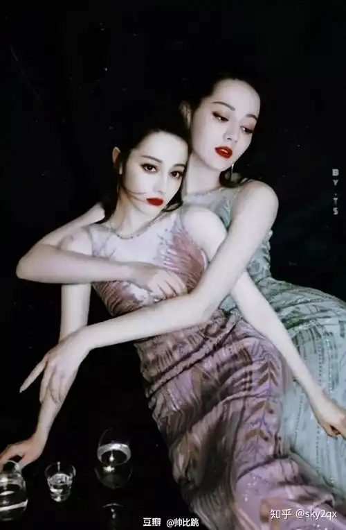 迪丽热巴和迪丽冷巴