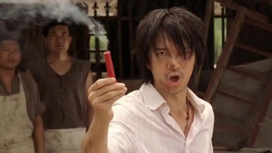 周星驰在《功夫》里致敬了多少部电影?光这1个镜头就致敬了两部