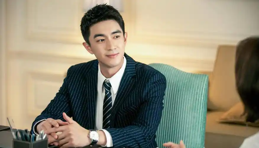 林更新蹭苏翊鸣热度被骂惨,多次邀请从未理会,夺金后十分势利_网友