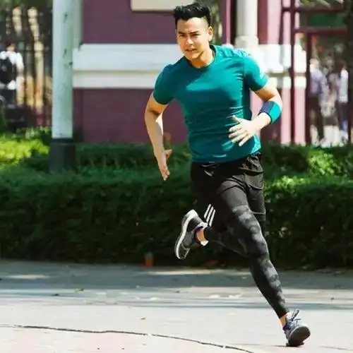 彭于晏每天跑步8公里看上去是锻炼其实在磨炼意志