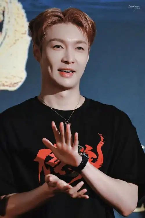 张艺兴《传说》路演上海站饭拍