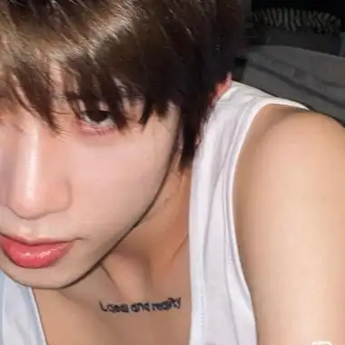 真人版头像男帅气不像网图的照片,男生头像图片