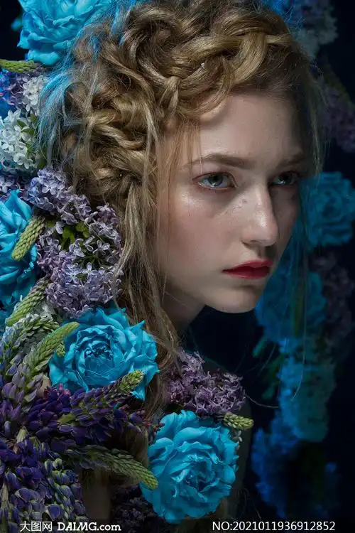 ps素材 摄影原片 > 素材信息        妆容美女欧美人物写真高清摄影原