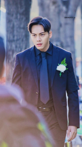 【陈伟霆 william chan】橙红年代 刘子光 探班 1242 x 2208 px (图源