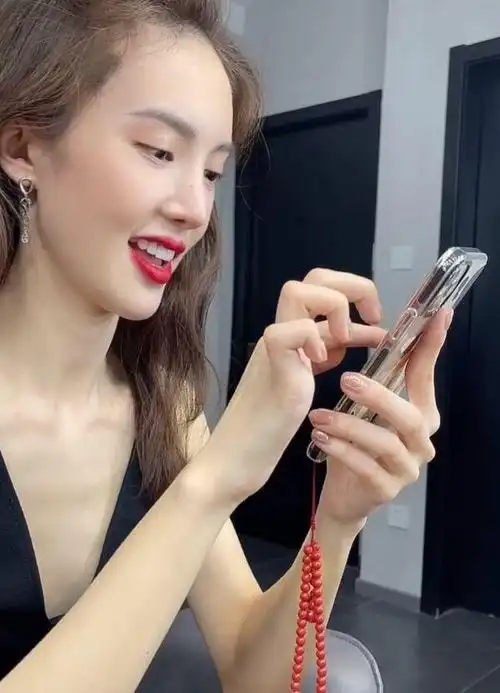 回顾:瘦到病态,动脸成瘾,强行装嫩,内娱的畸形审美真是刷新三观