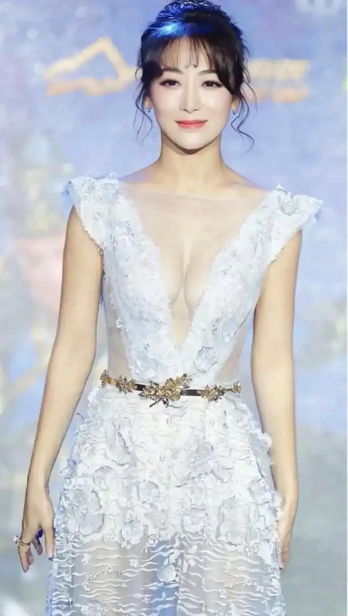 陈紫函身材性感颜值爆表