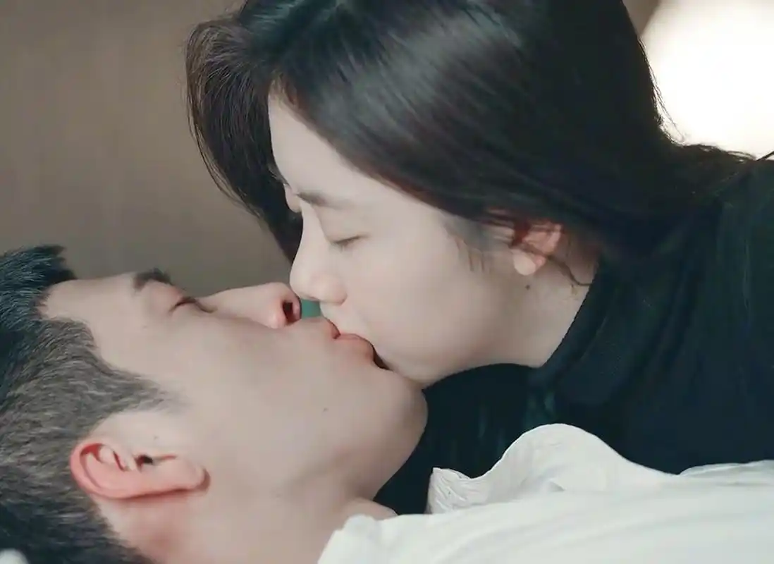 谭松韵吻哪个男主角最用心!