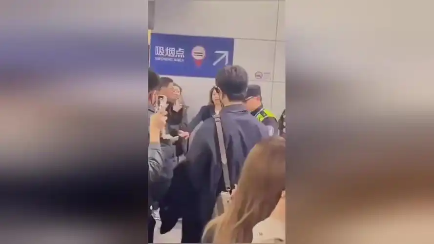 "顶流男星"怒斥,引出一场风波|肖战|代拍|王俊凯_网易订阅