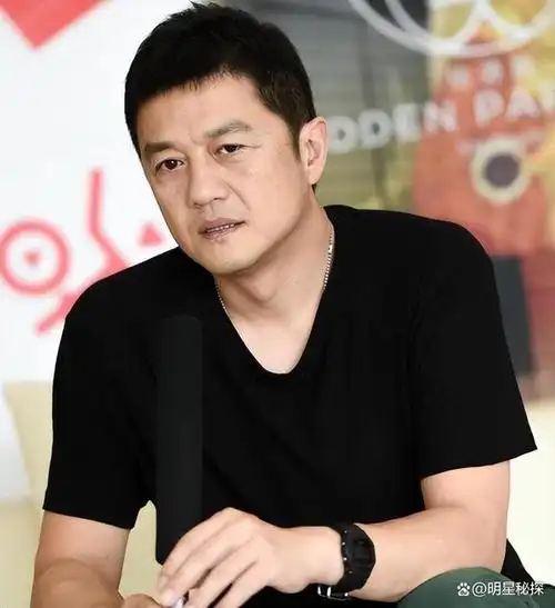 陈建斌大学旧照流出亮点却全在李亚鹏怪不得王菲周迅都沦陷