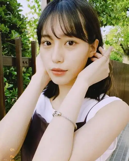 日本00后新星南沙良获封新世纪美少女称号