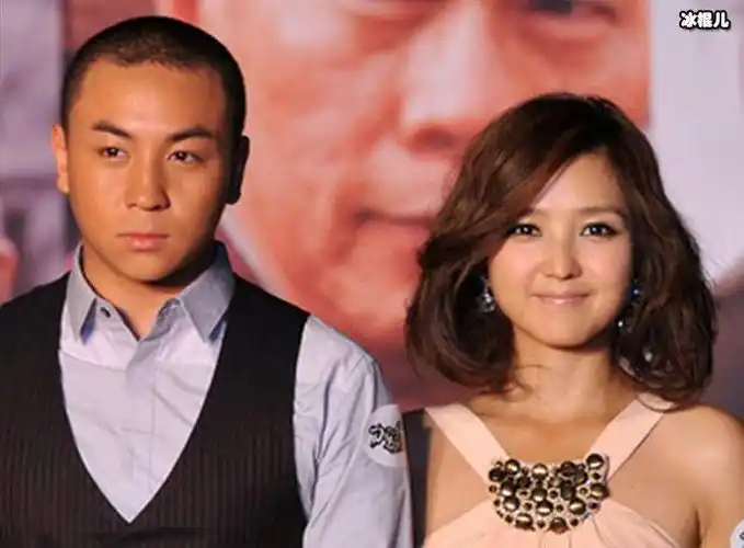 释小龙现女友年入千万不简单 何洁比现女友差哪了