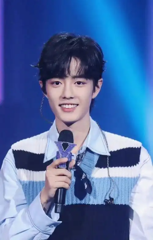 也有网友对肖战的体型进行了剖析——完美的九个脑袋;曾经有人对肖战