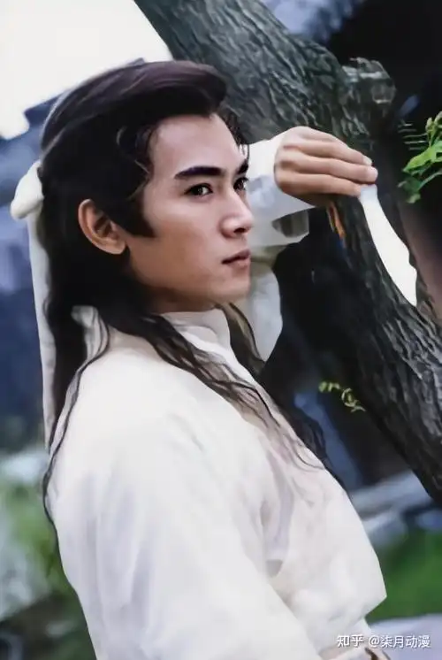 其实焦恩俊再年轻个十岁,就有可能是天涯四美之首了,甚至他自己就能把