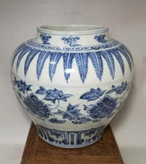 6868lot008668明成化青花花卉纹罐