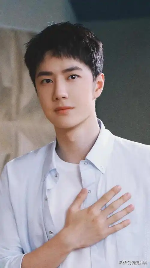 歌手王一博个人资料 王一博自己的个人写真 - 歌词译