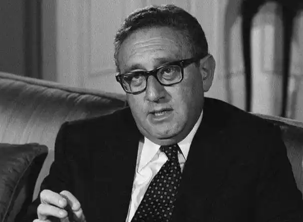 在谈判的过程当中,基辛格曾经试探性地说:"尼克松总统已经决定,美国