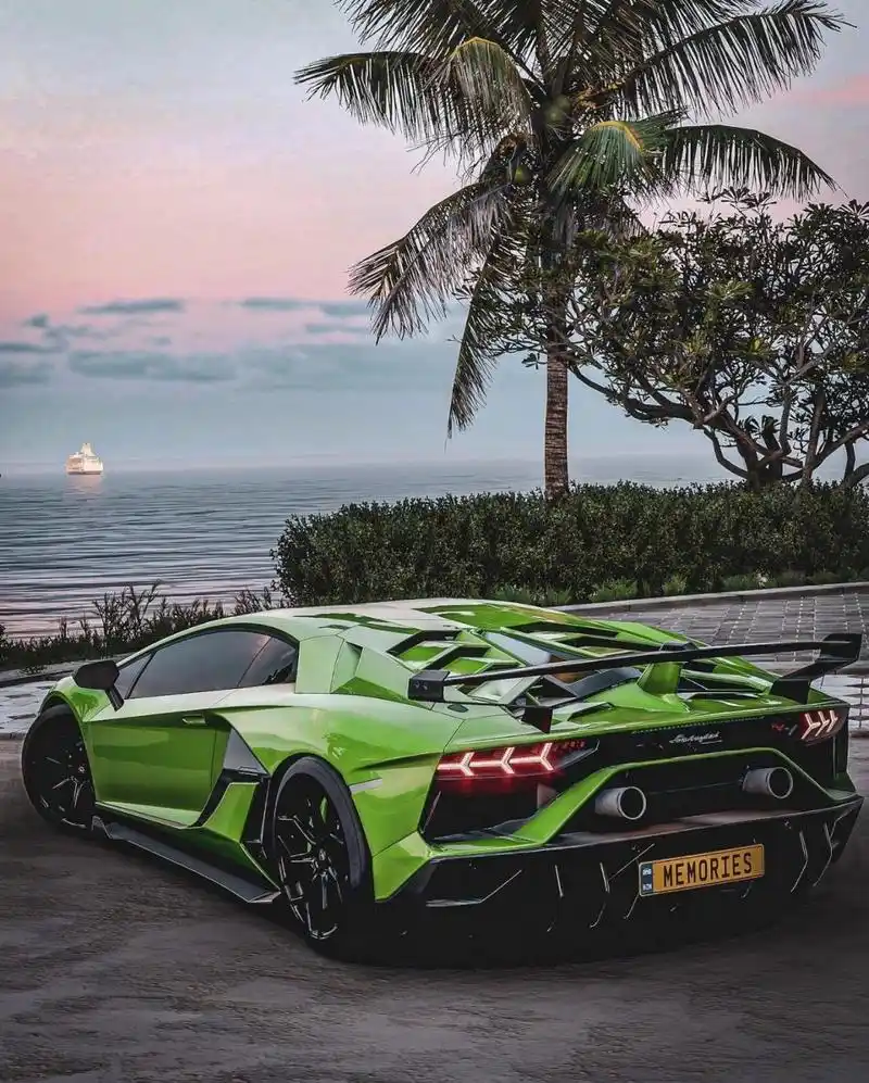 兰博基尼aventador- 大牛svj 颜值巅峰   同级别最帅不接受反驳