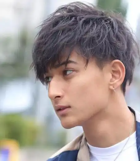 男生日式中长发发型,文艺范十足的长发发型