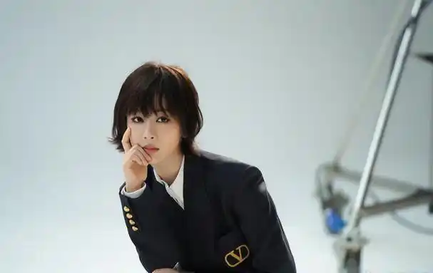 杨紫短发新造型大公开!网友:直击心脏的理想型!