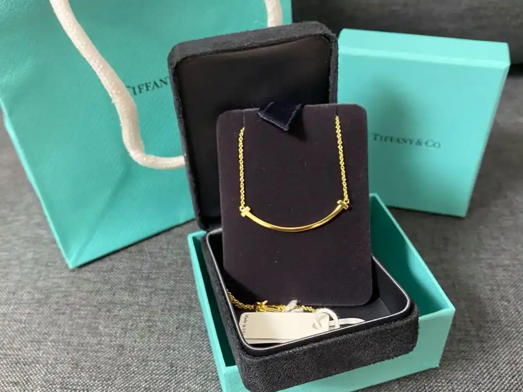 蒂芙尼tiffany笑脸项链选哪个颜色?