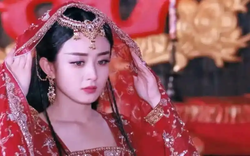 古装红衣扮相那家强!当年赵丽颖这套红衣造型出来 真的一整个惊艳住!