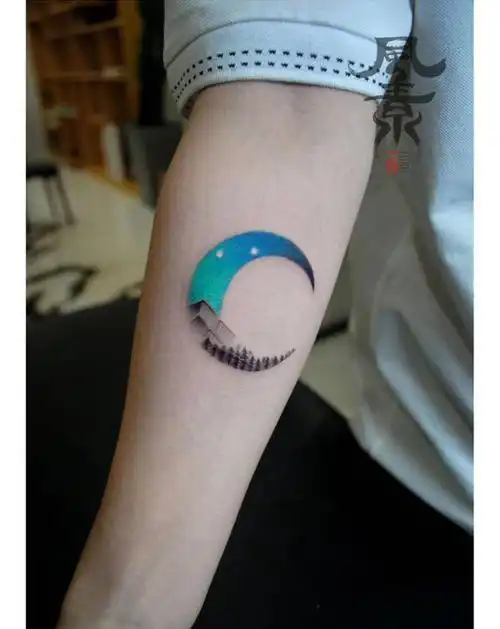月亮纹身图片_手臂纹身图案