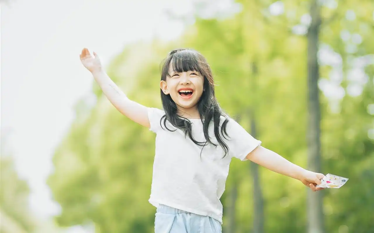 小女孩图片壁纸(6/9)