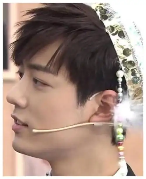 肖战出道早期照片被疯传当他戴上香妃帽后这谁能抵得住