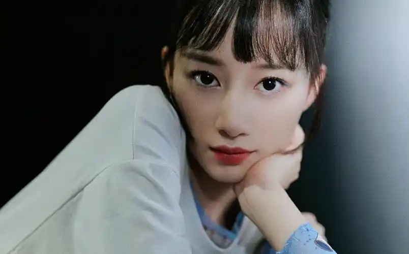 分享一组郭晓婷图片给大家,图中的明星图片壁纸会点缀你的电脑桌面