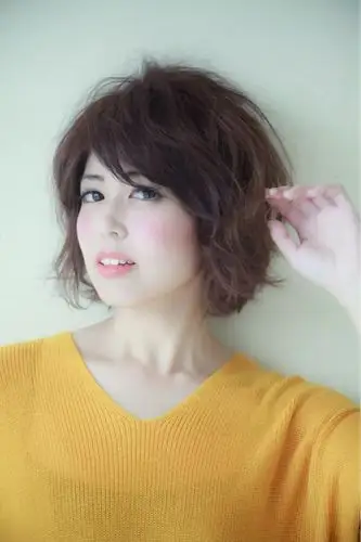 135在圆脸女孩当中,应该也有人烦恼自己的大饼脸.