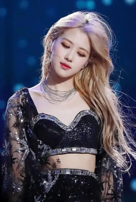 苏王越看越喜欢的blackpink组合rose的神仙发色