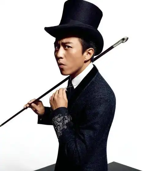 肌肉男:时尚美男邓超绅士造型个性写真_大陆男演员邓超帅气魅力写真