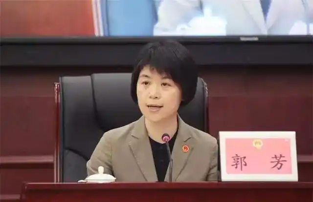 上海市生态环境局党组书记,副局长,今年4月任奉贤区委副书记,代区长