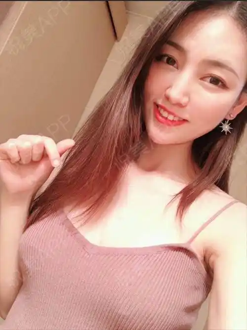 假体隆胸术后29天_隆胸术后29天_胸部整形术后29天_芝芝1分享图片1