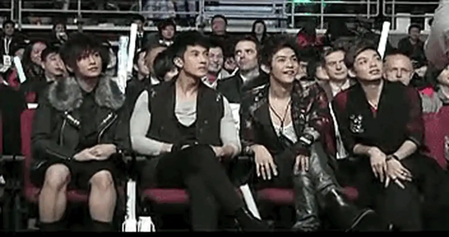 汪东城金晨牛骏峰完美的诠释了什么叫笑容消失术,得益于炎亚纶和